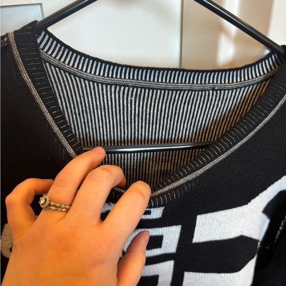 DKNY Black and White Logo Sweater - Picture 6 of 7